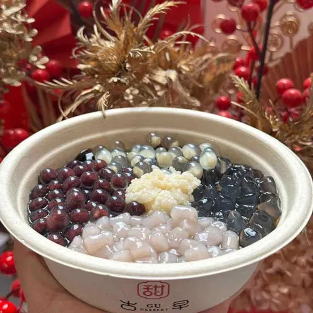 Sweet fermented rice grass jelly taro balls